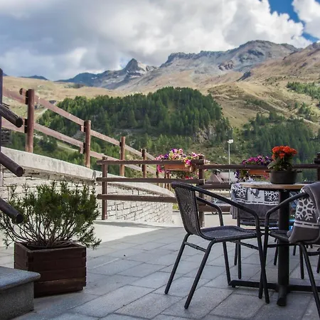 Meuble Furggen Hotel